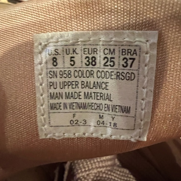 Rose Gold Faux Patent Leather Skecher Street•Los Angeles Sneaker Size 8 - Picture 7 of 7